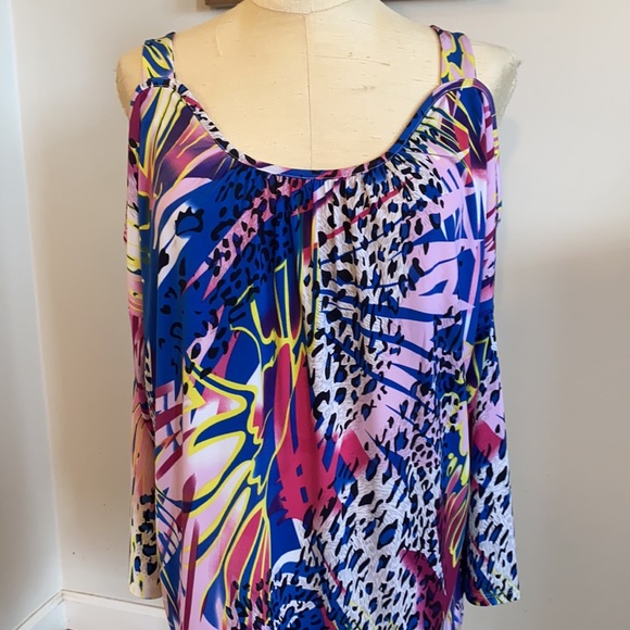 Ashro 1X cold shoulder colorful top 💙 - Picture 2 of 8